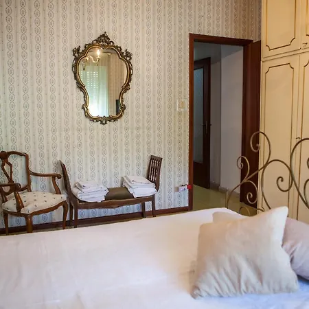 Un Tuffo Nella Baia Di Capomulini Bed & Breakfast